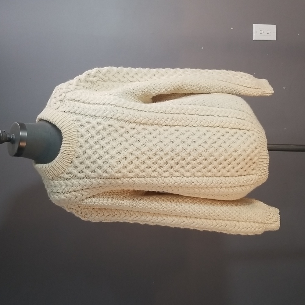 Gorgeous expertly hand knit aran/Irish/cable sweater ivory wool pure beauty!